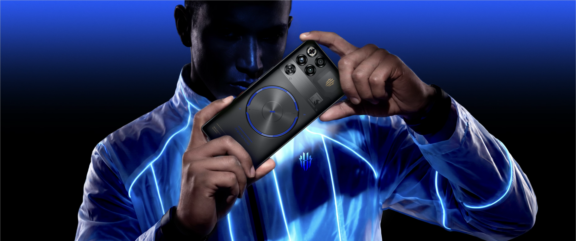 RedMagic 11S Pro Packs 8,000mAh and a Fan That Spins at 24,000 RPM 8