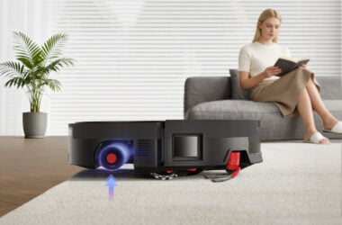 YEEDI's new robot mop sprays stains before scrubbing them 7