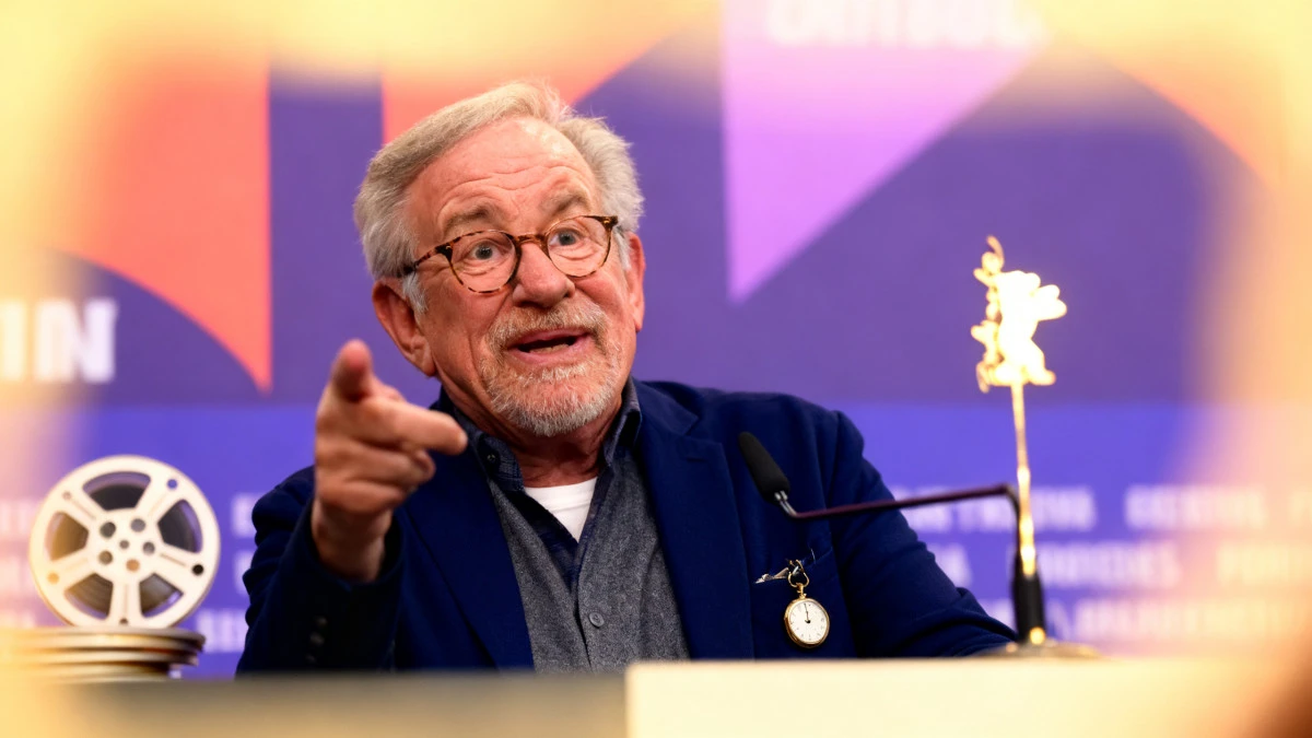 I should represent Earth to aliens! Spielberg officially volunteers—and jokes he beats Obama 8