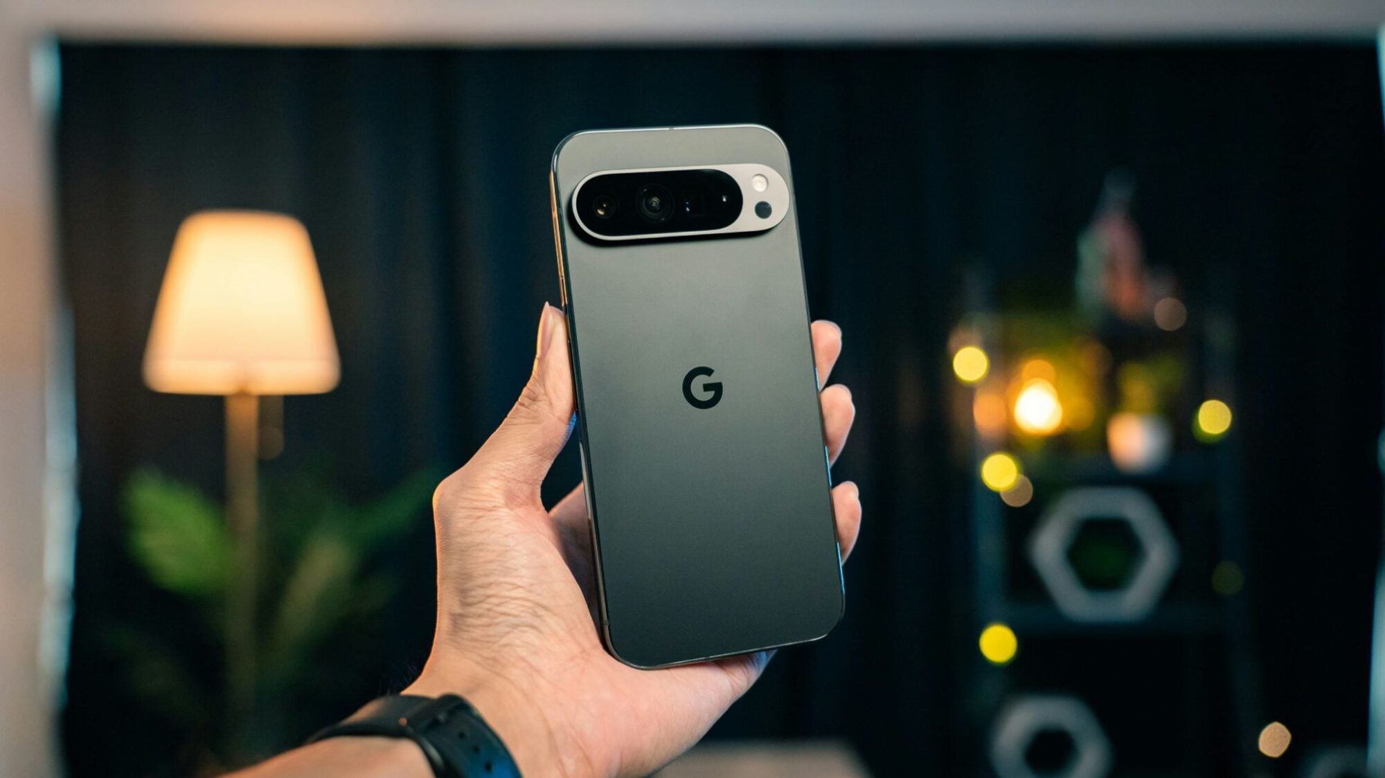 Google Pixel 11 Pro vs. Galaxy S26 Ultra: Which Flagship Should You Buy in Late 2026?  2