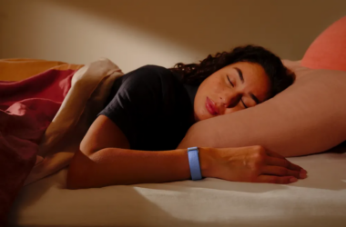 Fitbit Air Ditches the Screen and Lasts a Full Week on a Charge 6