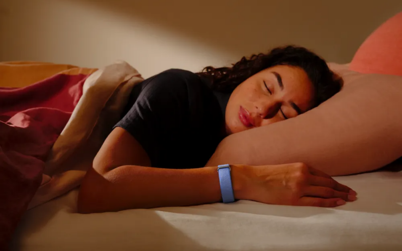 Fitbit Air Ditches the Screen and Lasts a Full Week on a Charge 3