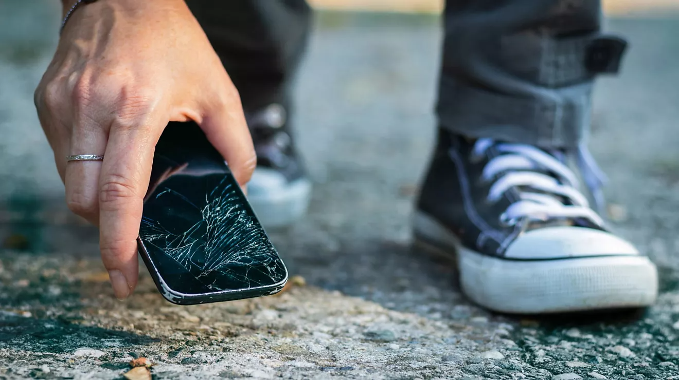 Saying No Three Times Wasn't Enough to Stop This T-Mobile Rep Adding Insurance 5
