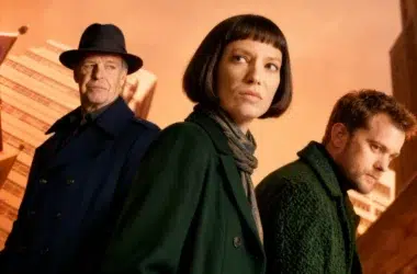 The cult sci-fi thriller fans can’t stop talking about is back on TV tonight—are you ready for Fringe’s triumphant return? 7