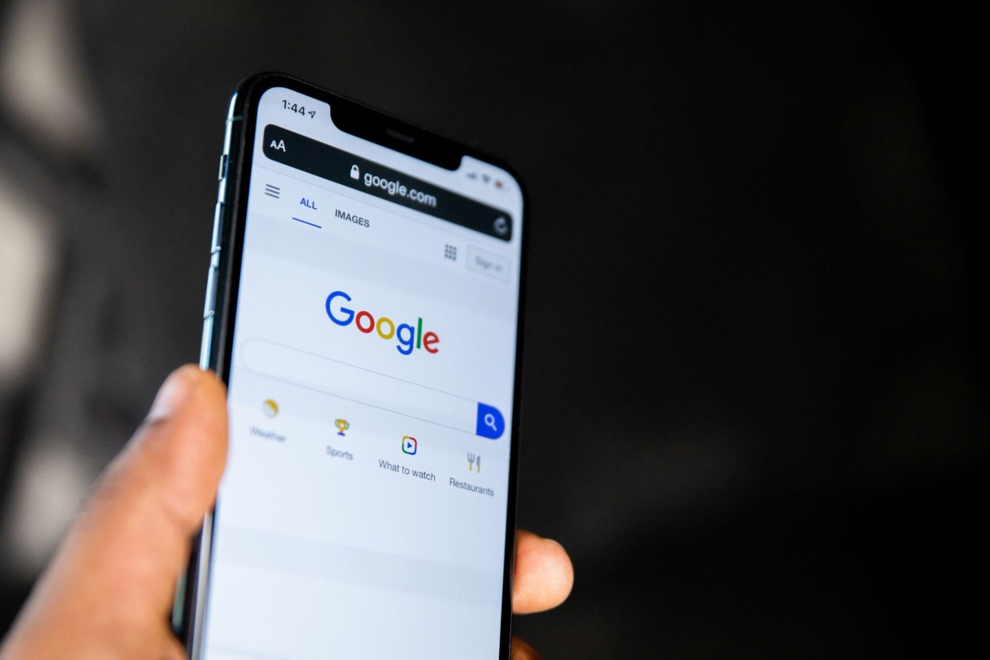 How Google AI Is Quietly Curating the News on Your Android Home Screen 5