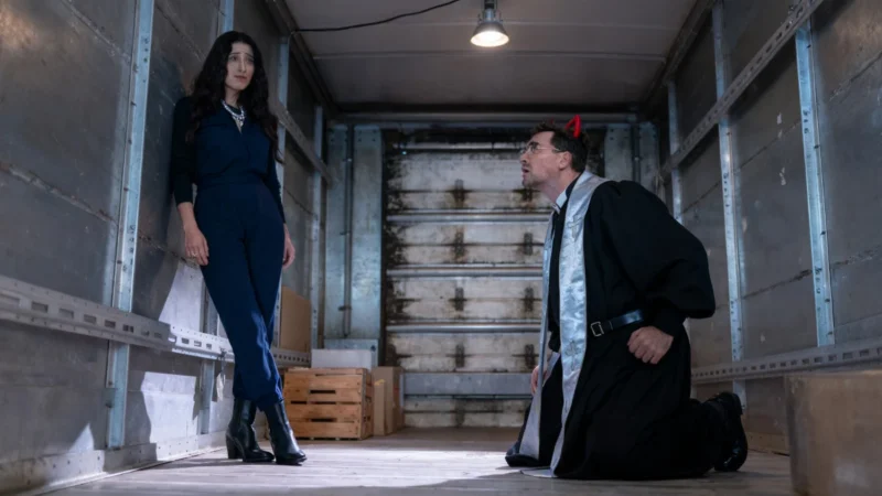 Why "Big Mistakes" on Netflix Is the Boldest Sibling Crime Comedy You’ll See This Year 4