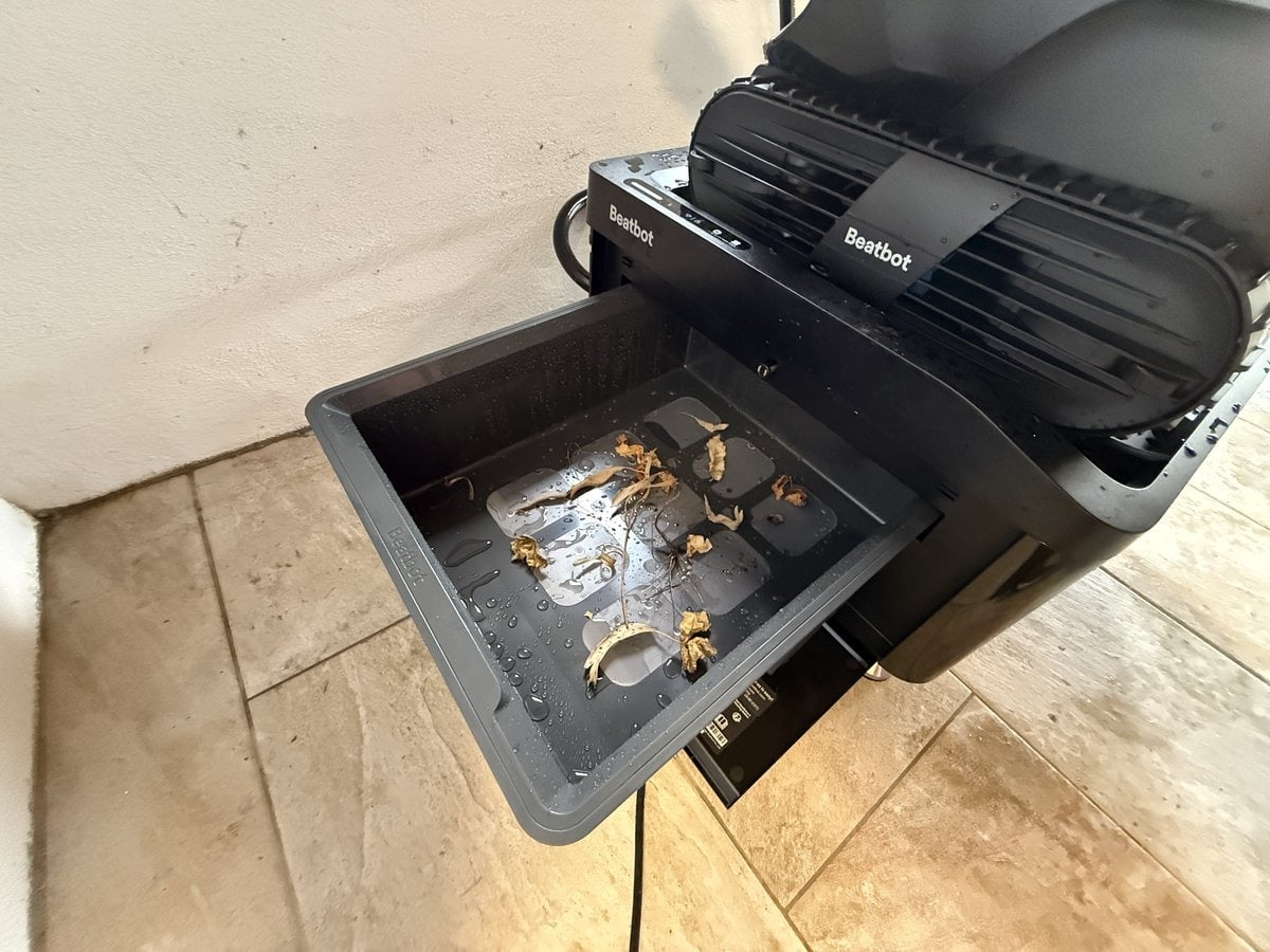 Beatbot AquaSense X Review: The Pool Cleaner That Cleans Itself 14