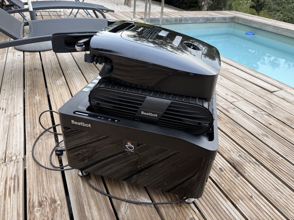 Beatbot AquaSense X Review: The Pool Cleaner That Cleans Itself 18