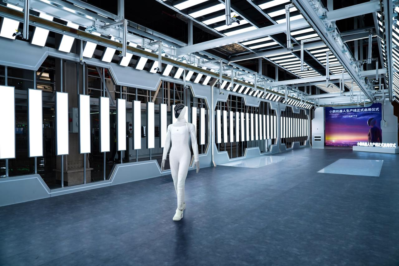 XPENG's IRON Robot Just Walked Off a Production Line By Itself 6
