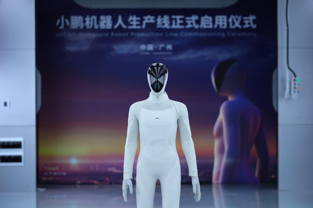 XPENG's IRON Robot Just Walked Off a Production Line By Itself 5