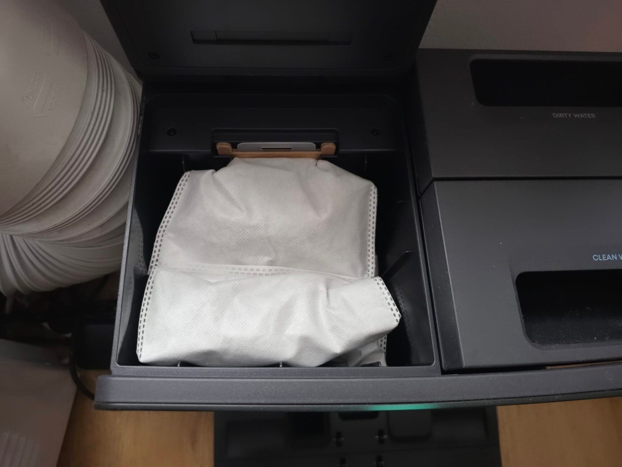 Eufy's Omni E35 Review: 35,000Pa Suction, Zero Maintenance 6