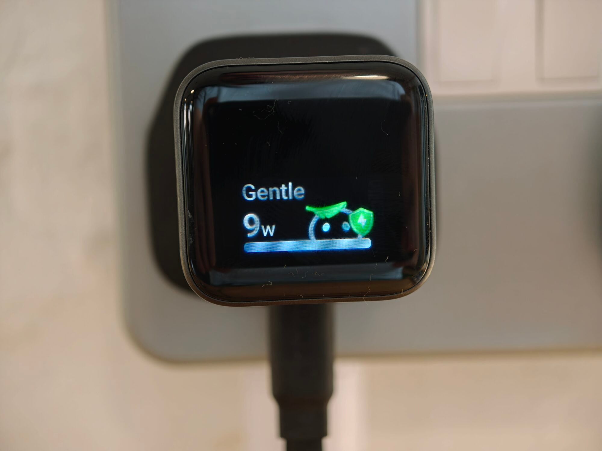 Anker Nano Charger Review: A Wall Plug That Shows Its Work 10