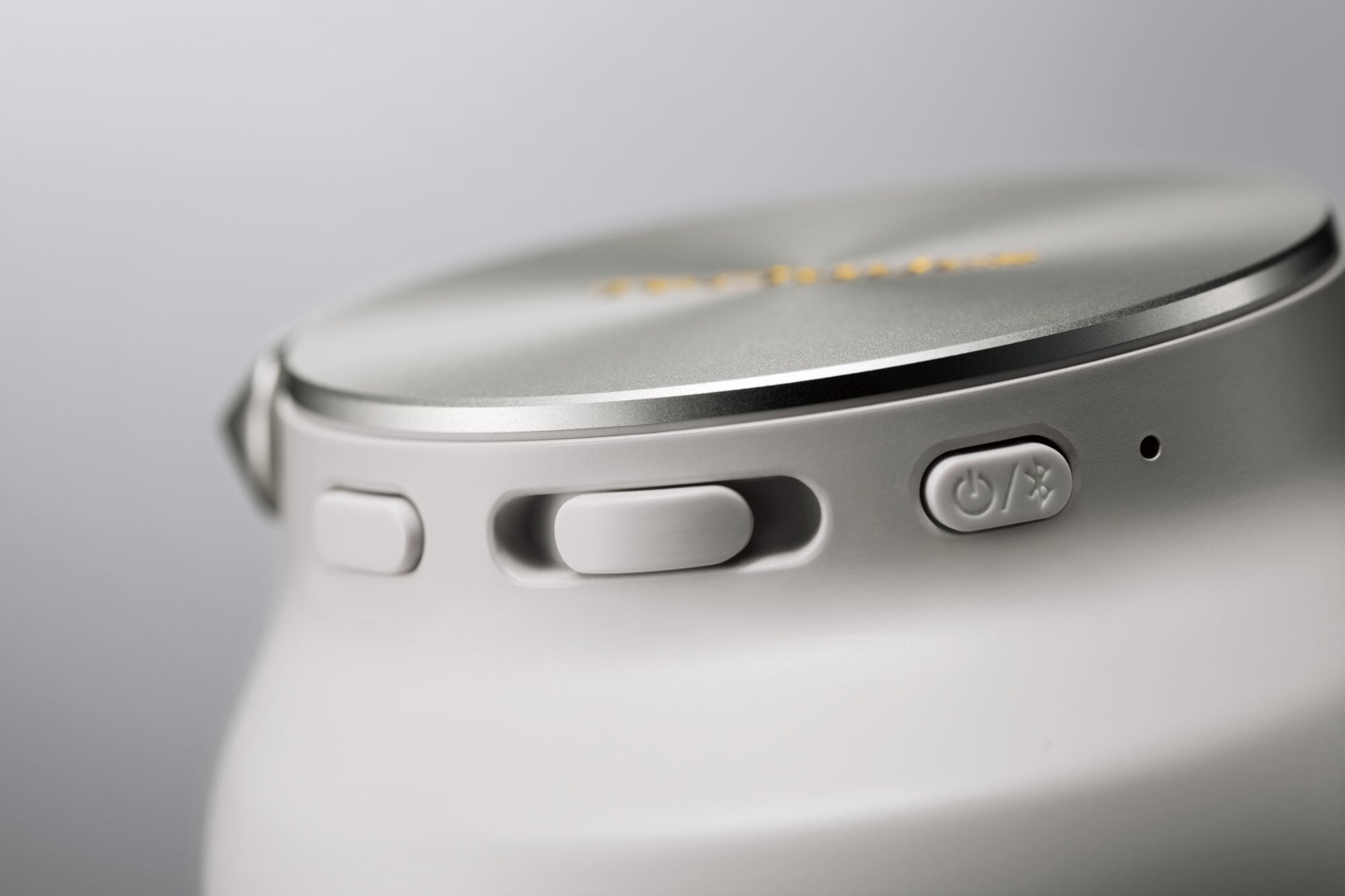 Magnetic fluid drivers come to Technics' $449 EAH-A1000 headphones 4