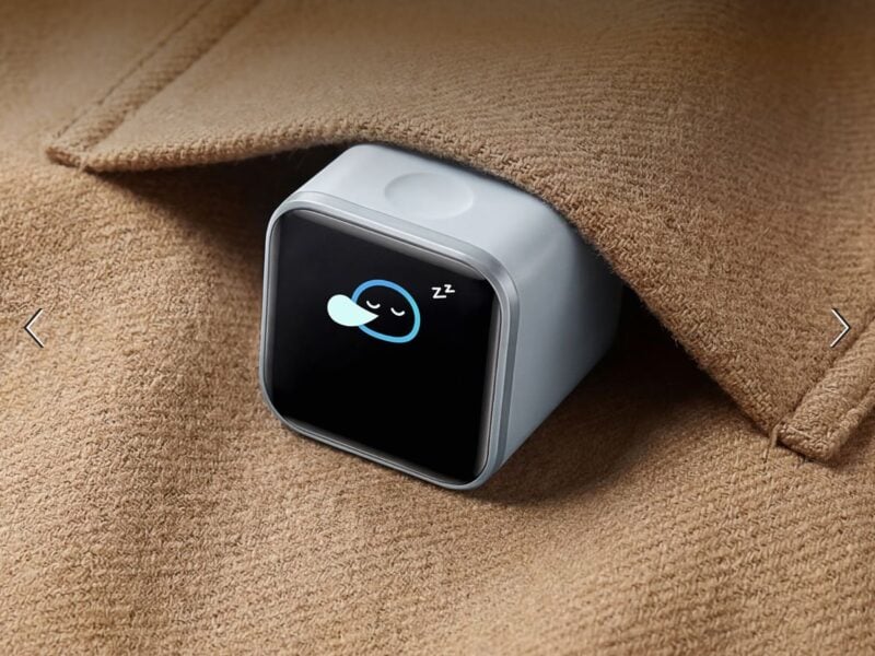 Anker's New Nano Charger Puts a Live Screen on a Wall Plug 3