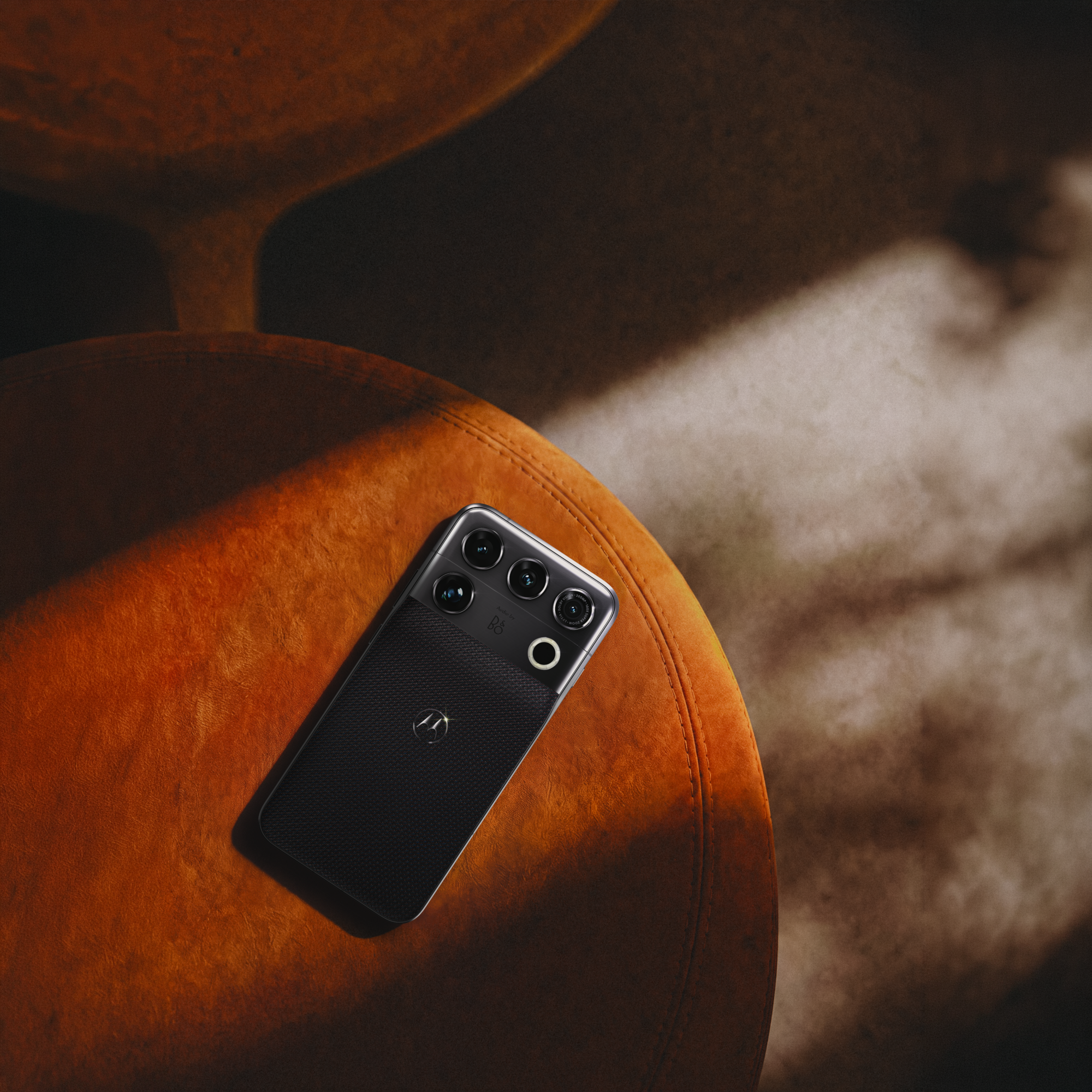 Motorola Signature 27 Brings Snapdragon 8 Elite Extreme, B&O Audio 5