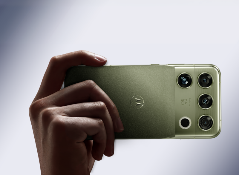 Motorola Signature 27 Brings Snapdragon 8 Elite Extreme, B&O Audio 4