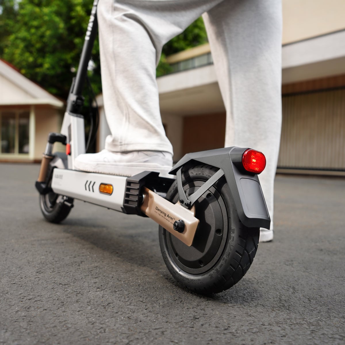 NAVEE G5 Max electric scooter