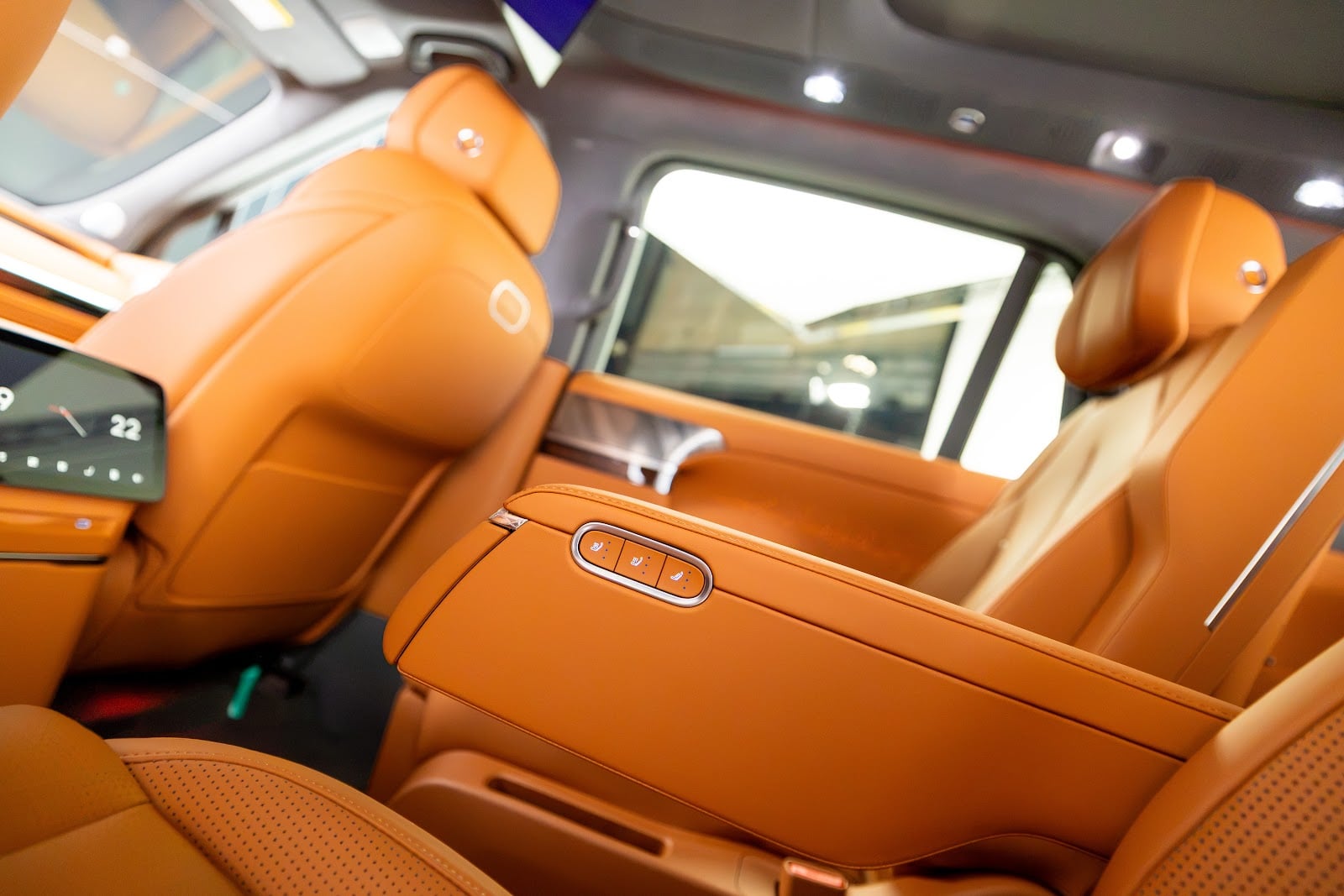 XPENG G9L second-row captain's chairs in orange Nappa leather